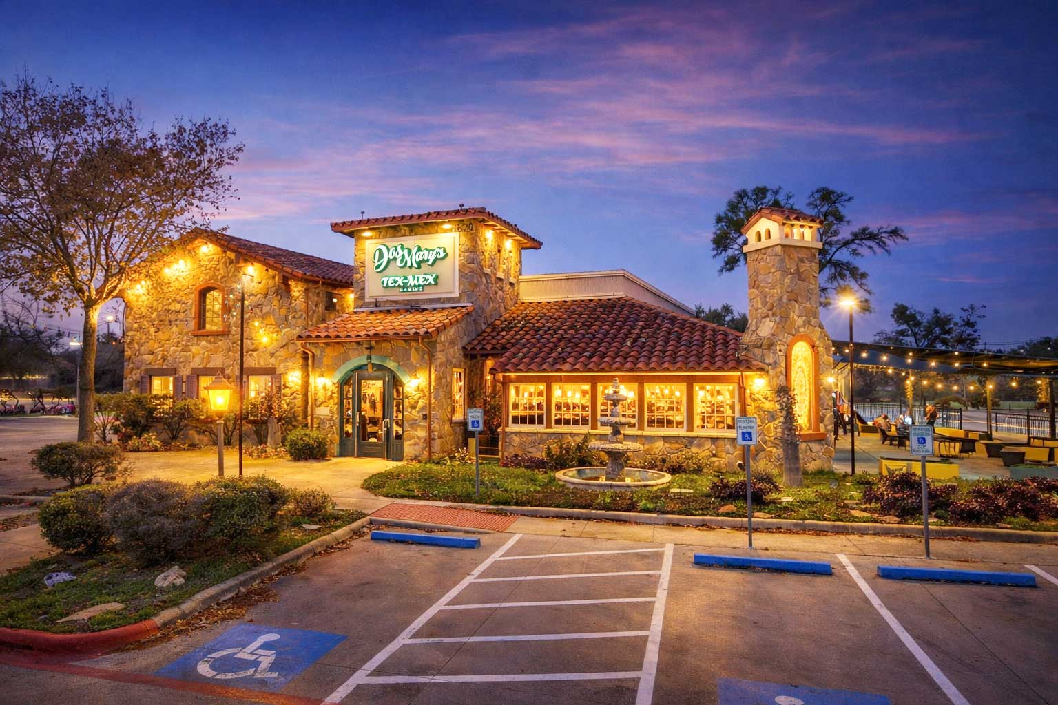 Restaurant real estate opportunity on RM 620 in Cedar Park Texas at twilight