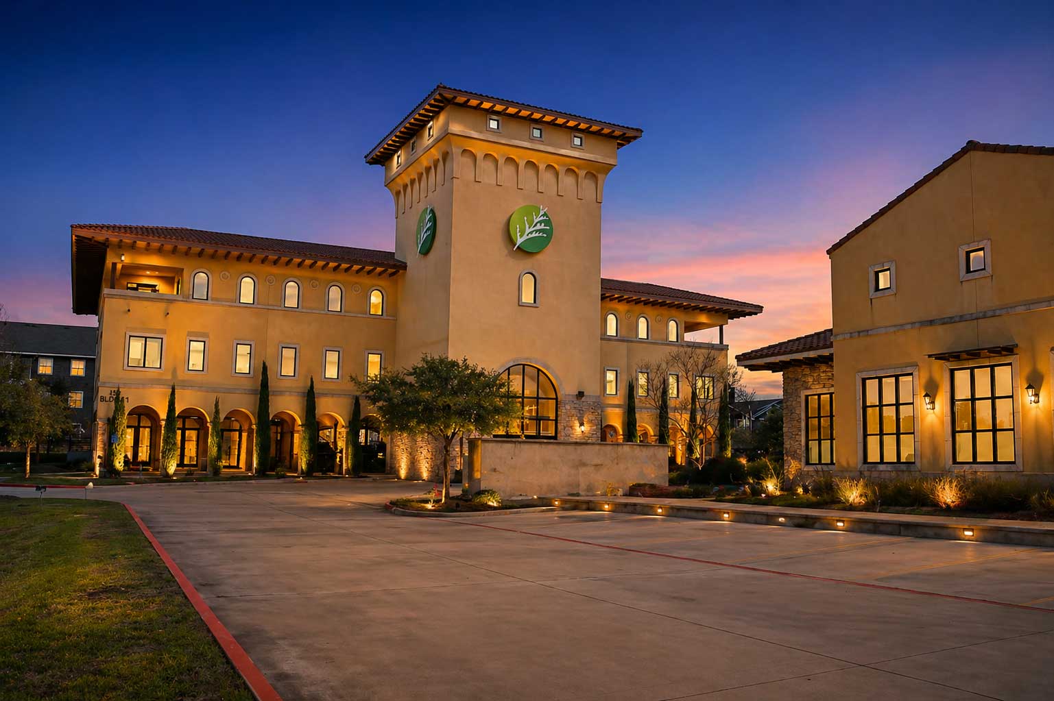 Office and medical commercial building in Cedar Park Texas with parking and professional tenants